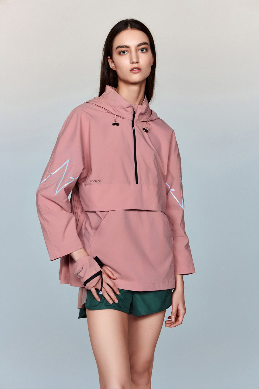 Eros Water- and Wind Resistant Windbreaker with Pleated Panels