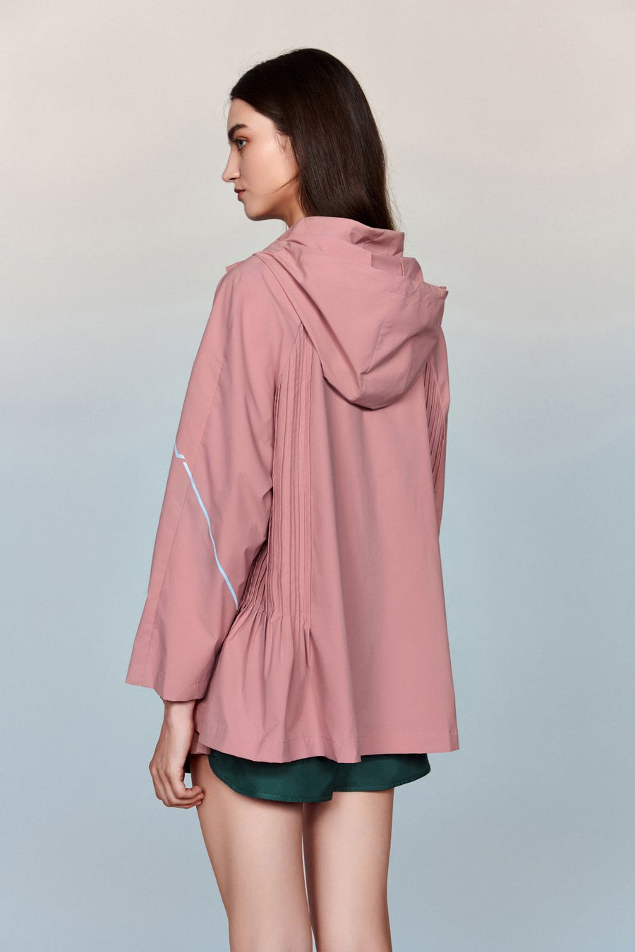 Eros Water- and Wind Resistant Windbreaker with Pleated Panels