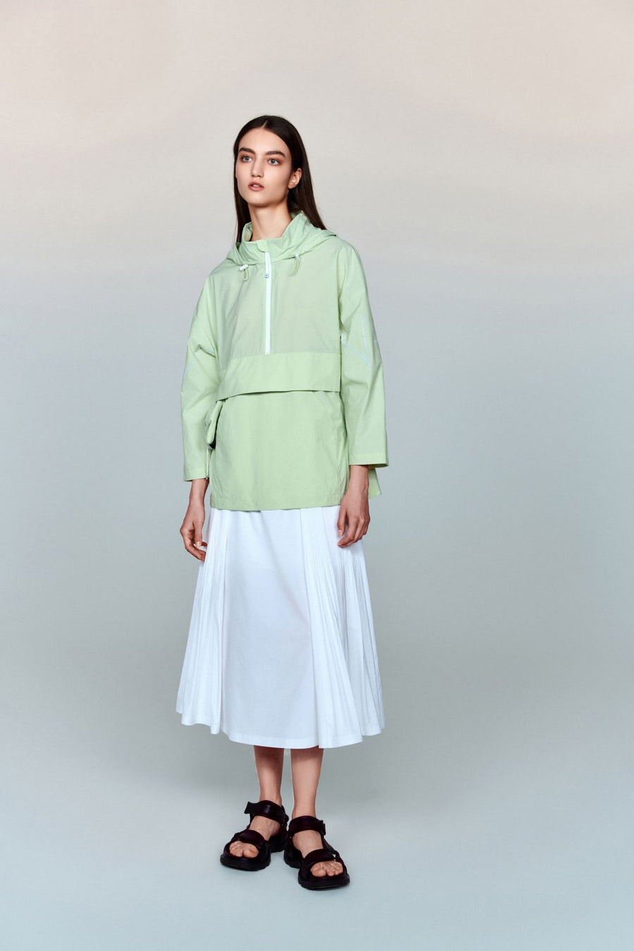 Eros Water- and Wind Resistant Windbreaker with Pleated Panels
