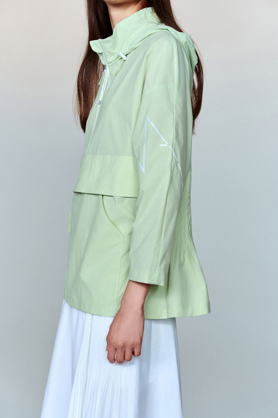 Eros Water- and Wind Resistant Windbreaker with Pleated Panels