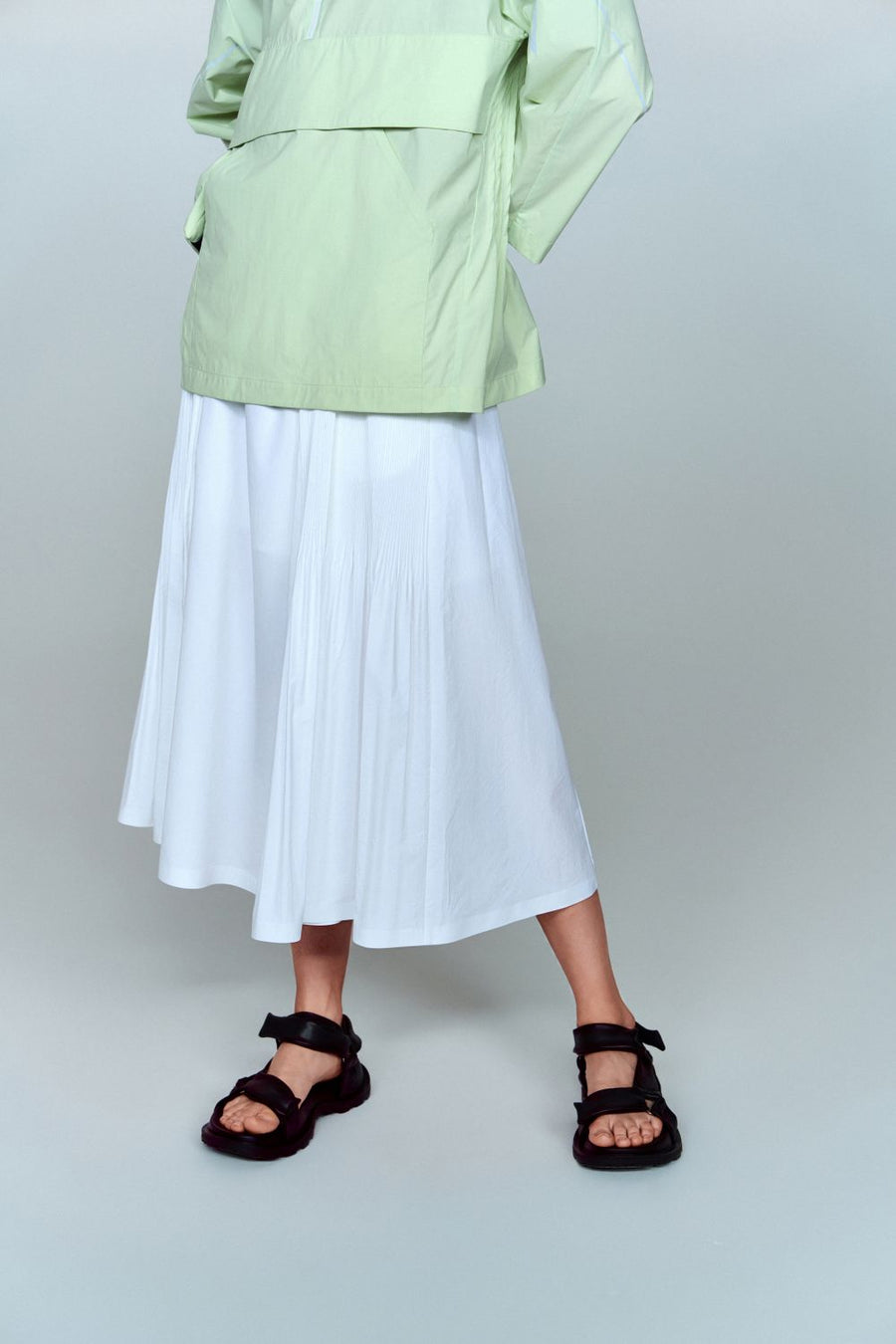 Bianca Essential Water- and Wind-resistant Midi Skirt with Pleated Panels