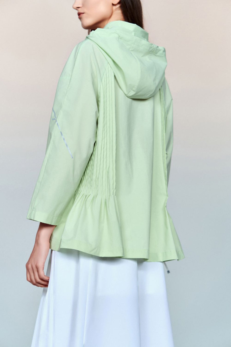 Eros Water- and Wind Resistant Windbreaker with Pleated Panels