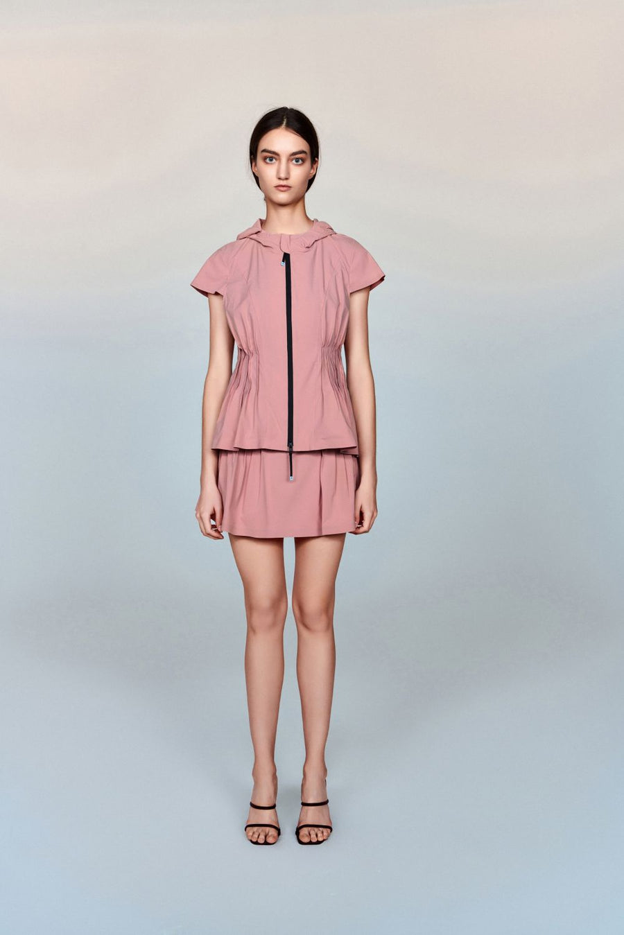 Artemis Water- and Wind resistant Long Sleeved Jacket with Pleated Waist