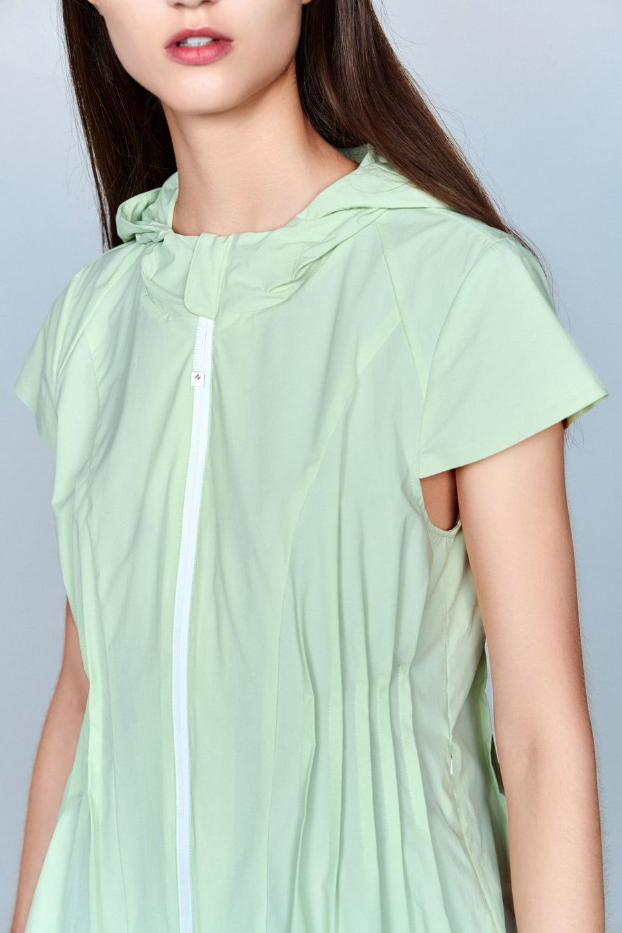 Artemis Water- and Wind resistant Long Sleeved Jacket with Pleated Waist