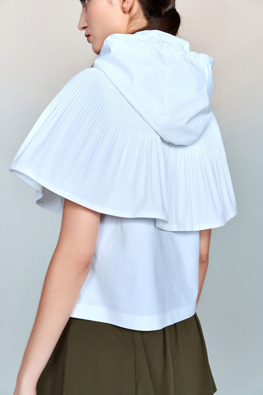 Bianca Essential Water- and Wind-resistant Jacket with Pleated Cape