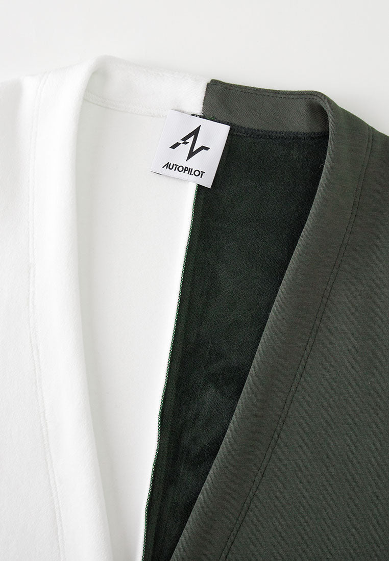 Everglade Easy-Fit Recycled Polyester and Organic Cotton 2-in-1 Shawl with Front Pockets