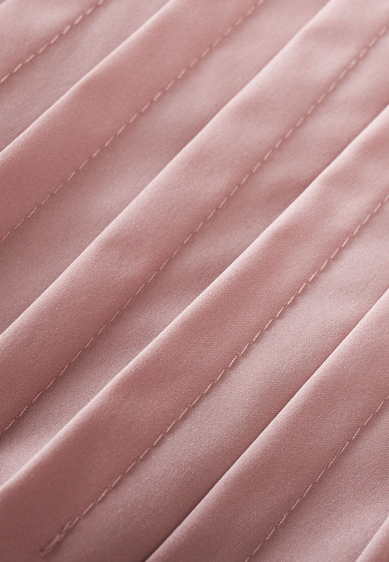 Artemis Water- and Wind resistant Long Sleeved Jacket with Pleated Waist