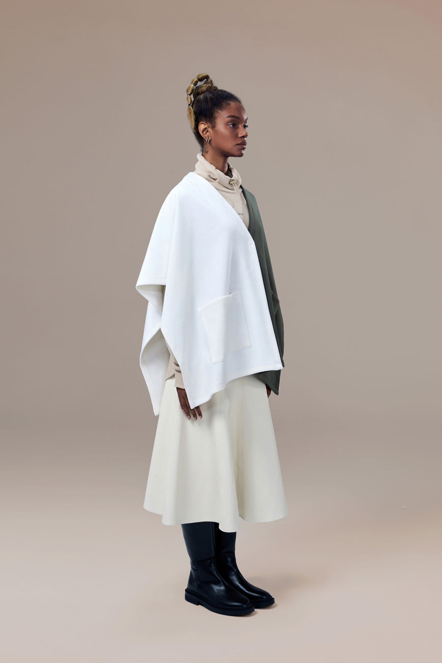 Everglade Easy-Fit Recycled Polyester and Organic Cotton 2-in-1 Shawl with Front Pockets