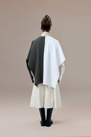 Everglade Easy-Fit Recycled Polyester and Organic Cotton 2-in-1 Shawl with Front Pockets