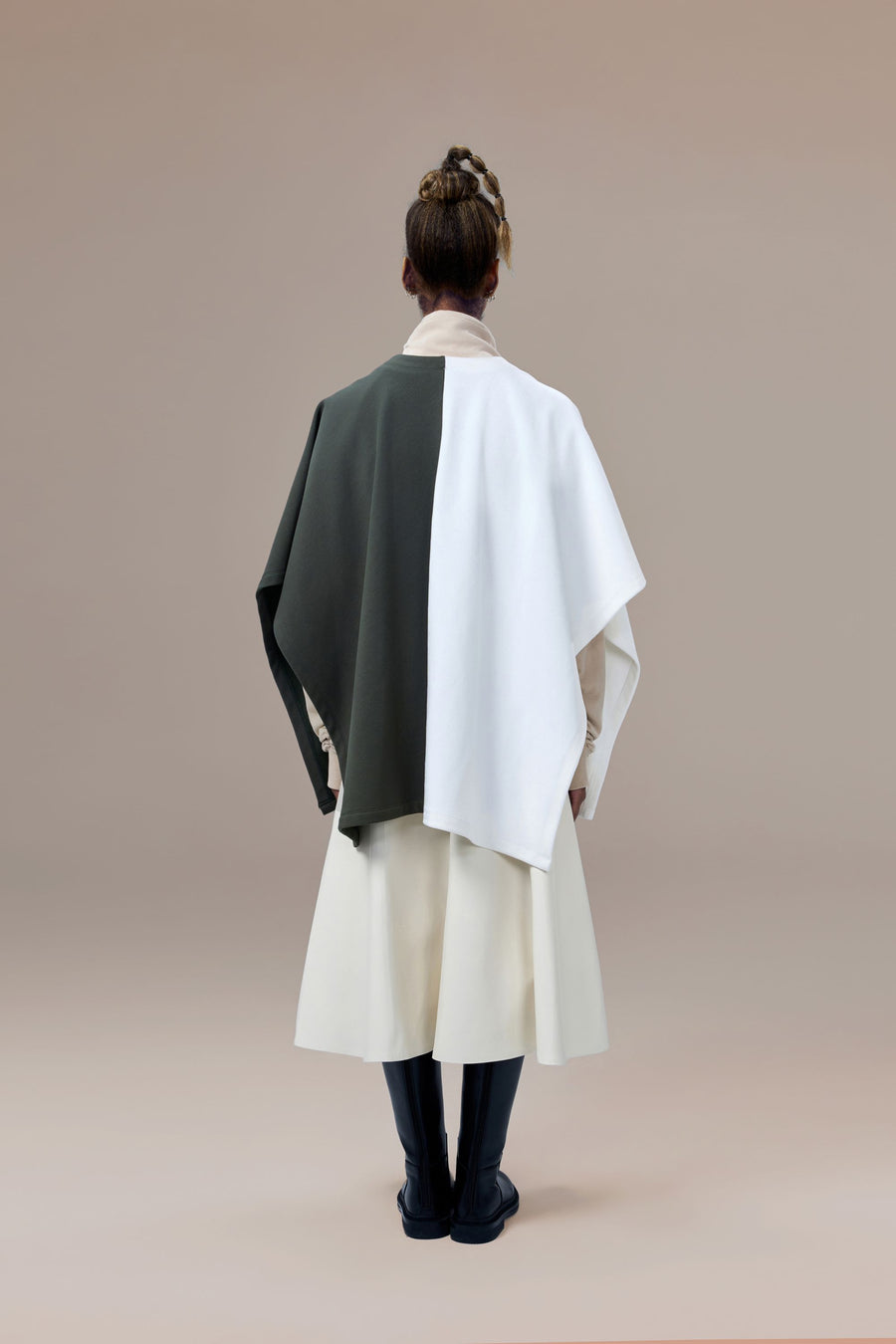 Everglade Easy-Fit Recycled Polyester and Organic Cotton 2-in-1 Shawl with Front Pockets