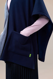 Everglade Easy-Fit Recycled Polyester and Organic Cotton 2-in-1 Shawl with Front Pockets