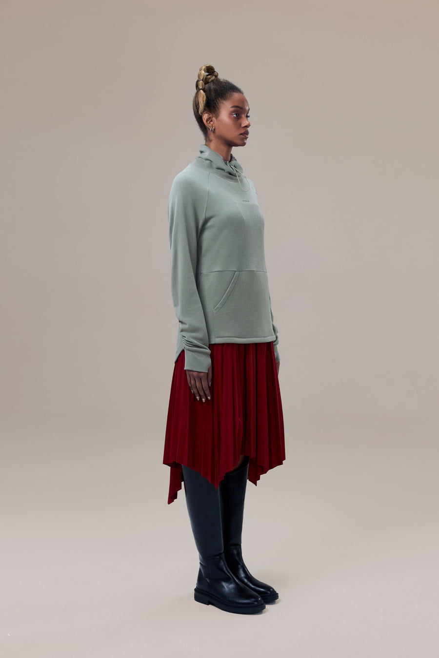 Bleeker Sustainable Nylon Water-Repellent Anti-Crease Pleated Skirt