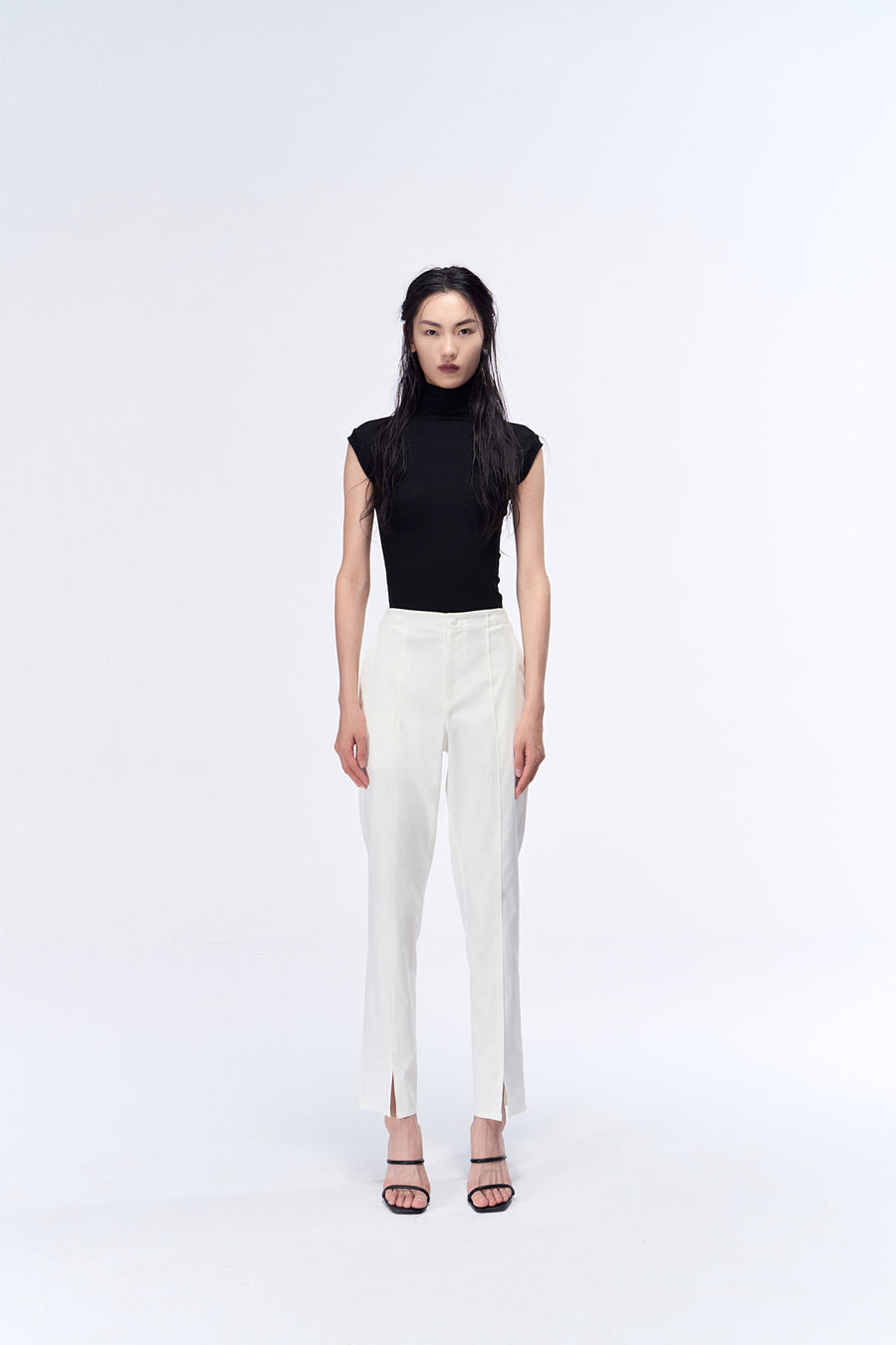 Nicole Sleeveless Fitted Turtleneck