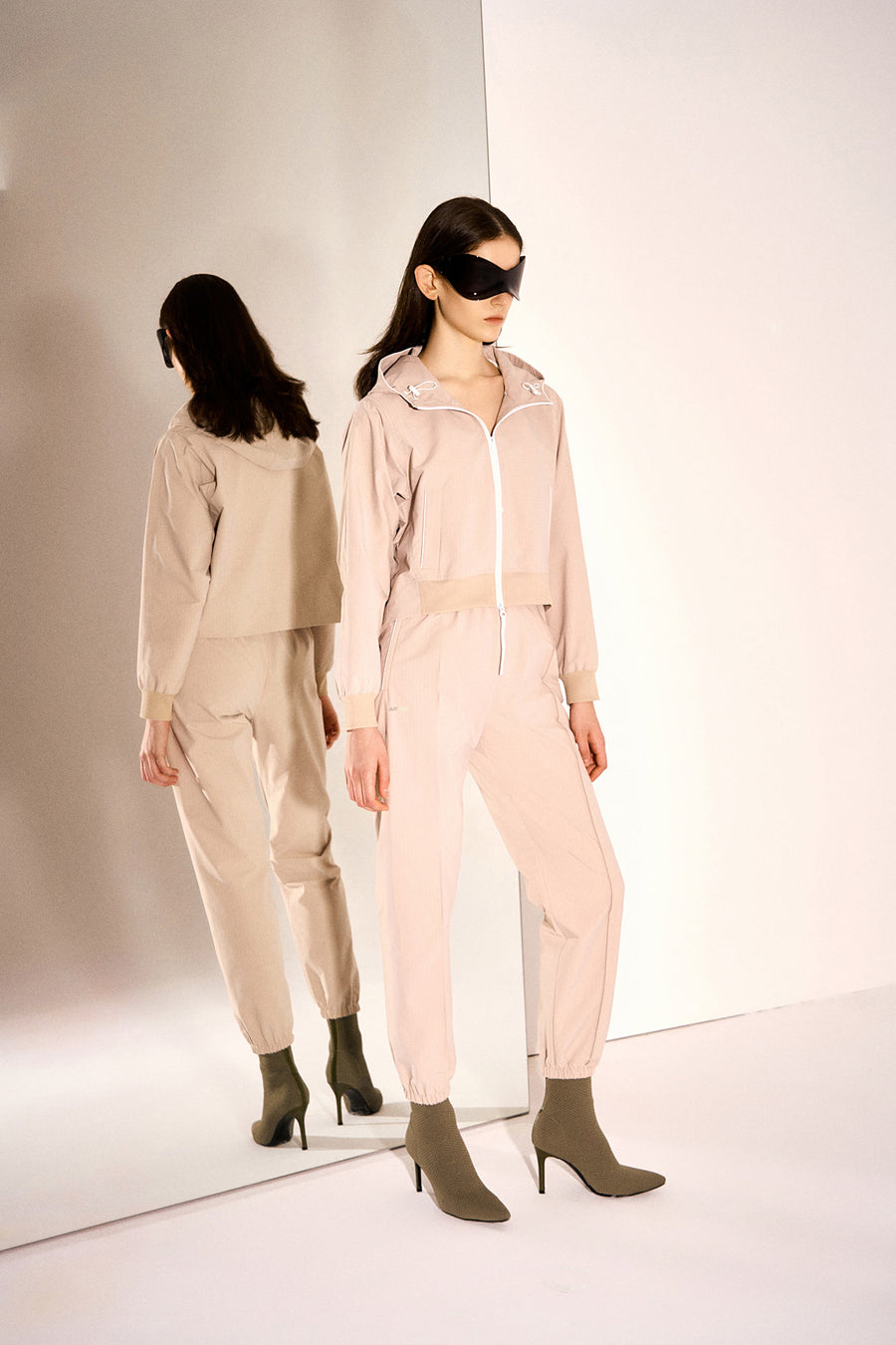 Simone Water and Wind-resistant Short Hoodie