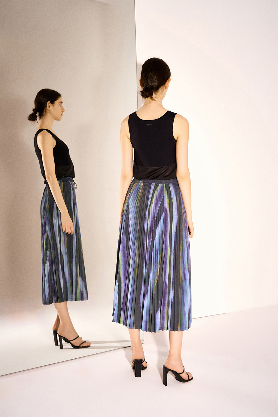 Alpha Pleated Drawstring Midi Skirt with Side Pockets