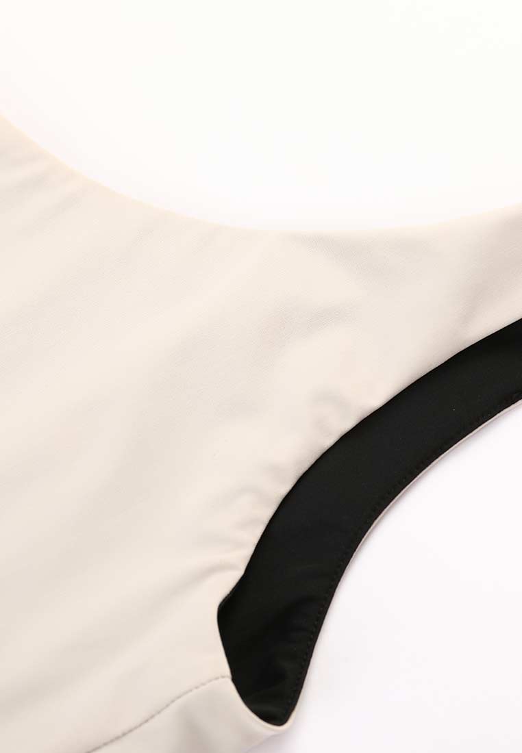 Body-Define One-Shoulder Crop Top