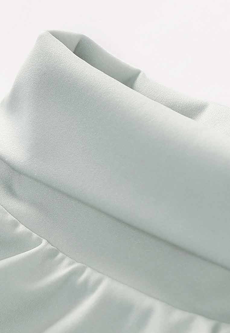 Nicole Sleeveless Fitted Turtleneck