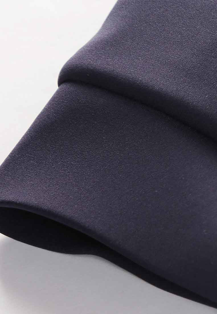 Zaha Cut-out Crop Top
