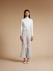 model wear women white turtle neck top