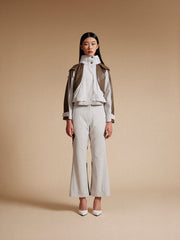 model wear ski jacket and trousers