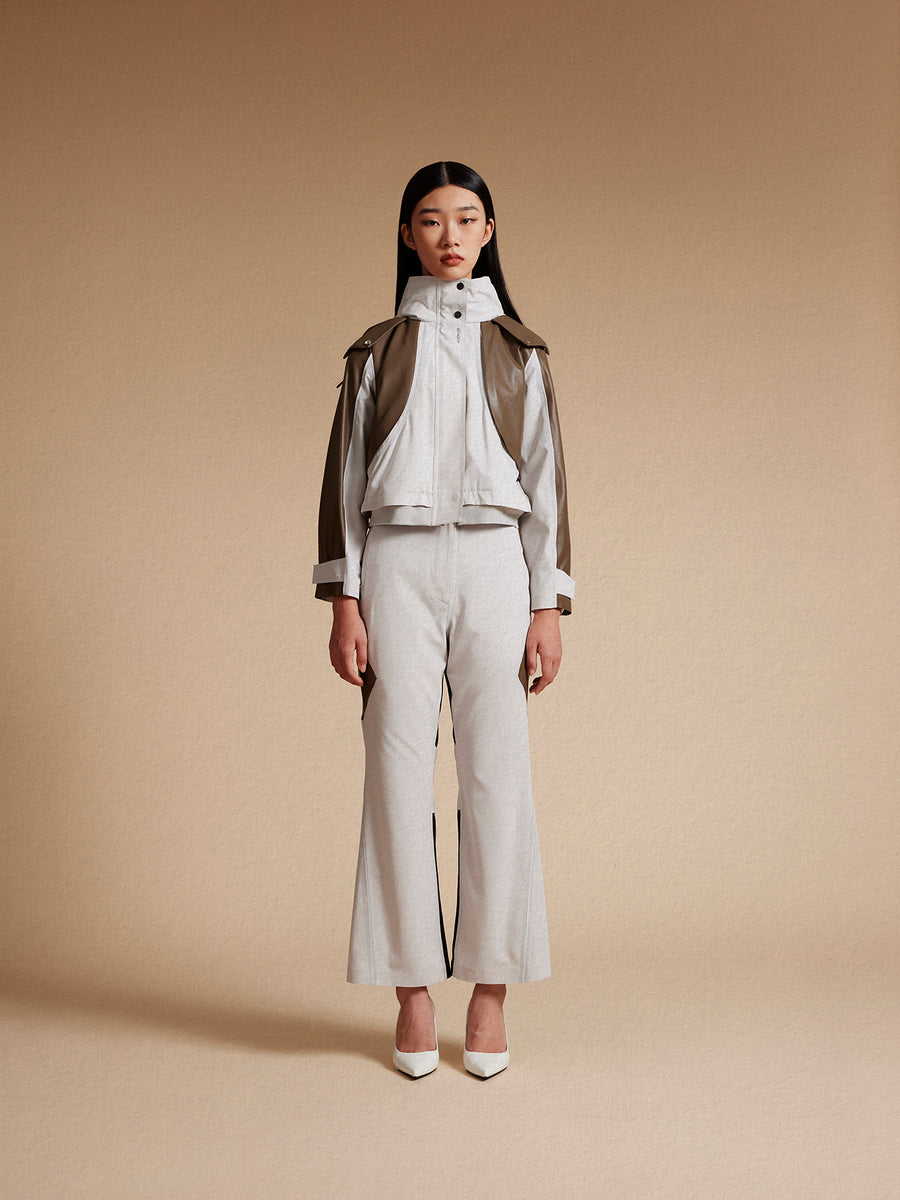 model wear ski jacket and trousers