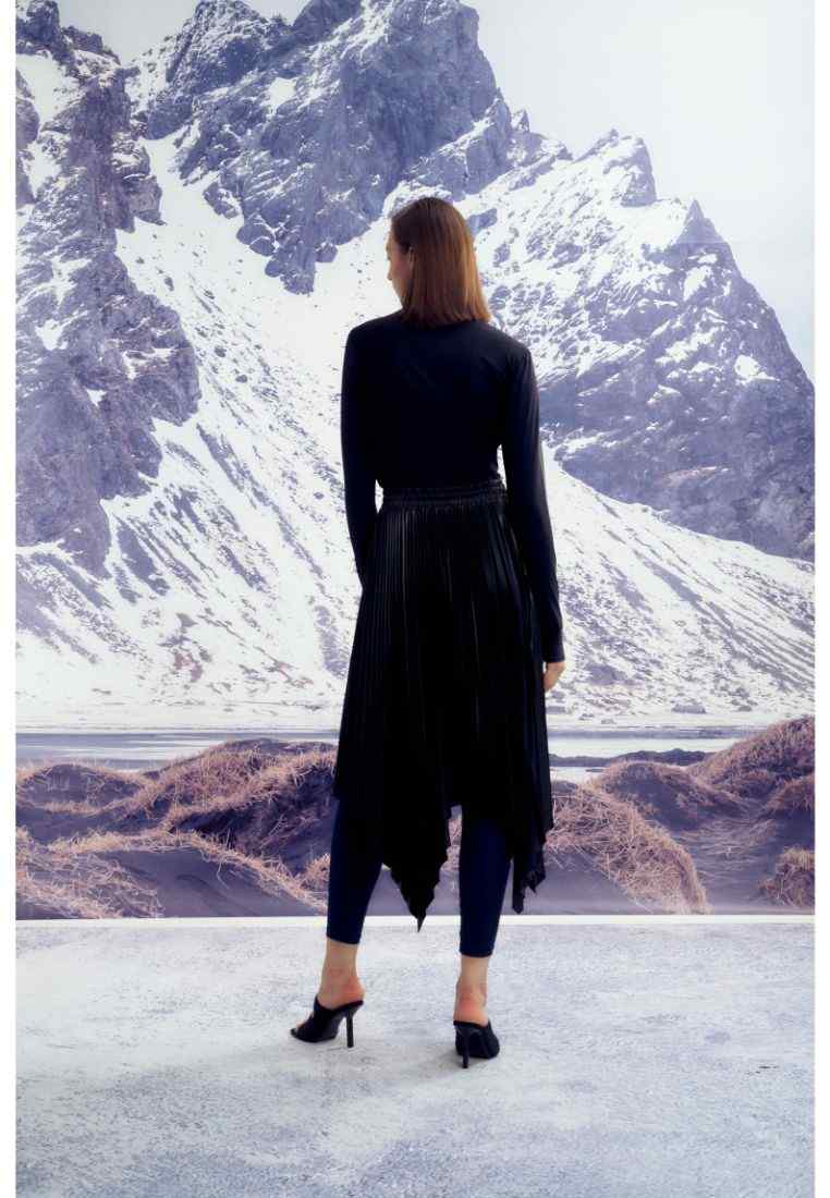 In-Motion Fitted Turtleneck