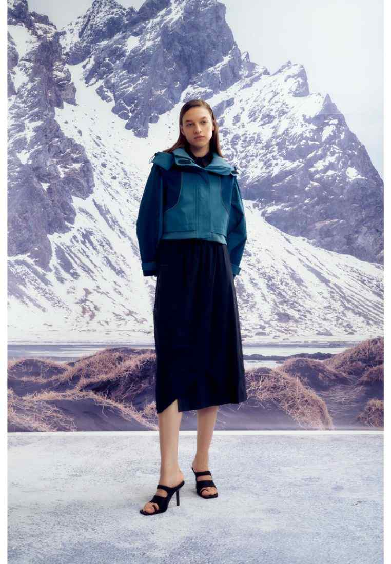 Evolve Modular Water Resistant Cropped Jacket