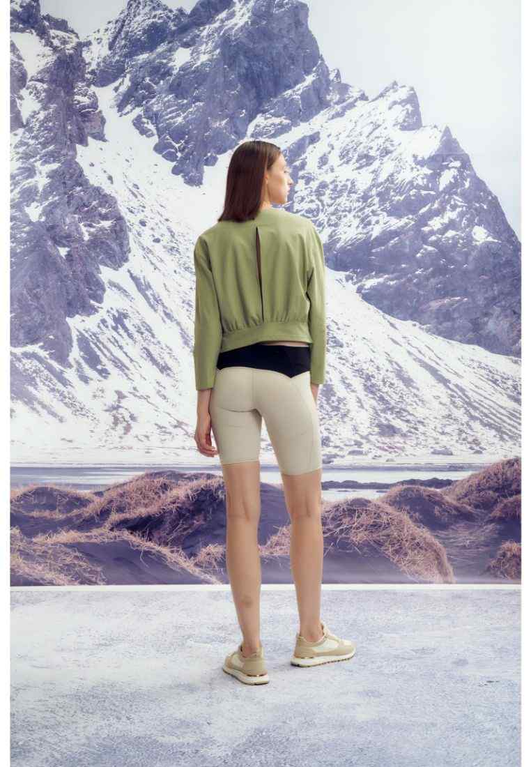 Laney Cropped Crew Neck With Open Back