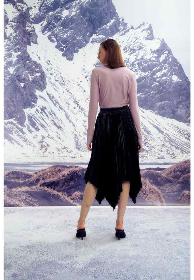 In-Motion Fitted Turtleneck