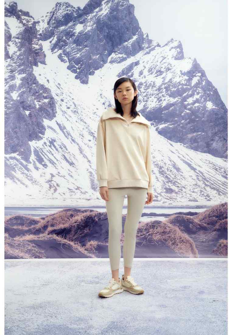 Work The Spirit Collegiate Cropped Sweatshirt