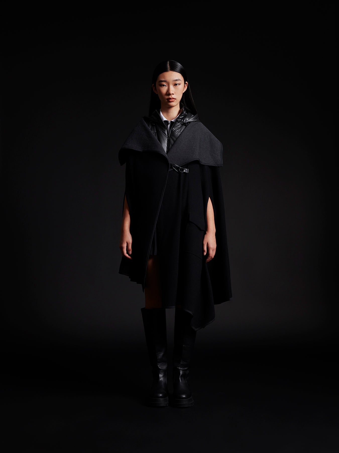 model wear black cape