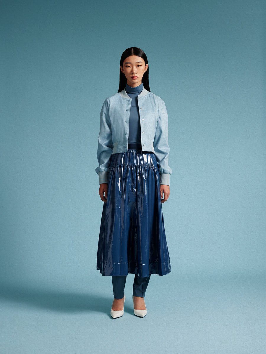 model wear blue tone Jacket and skirt