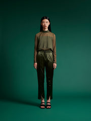 model wear Green see through top long sleeve